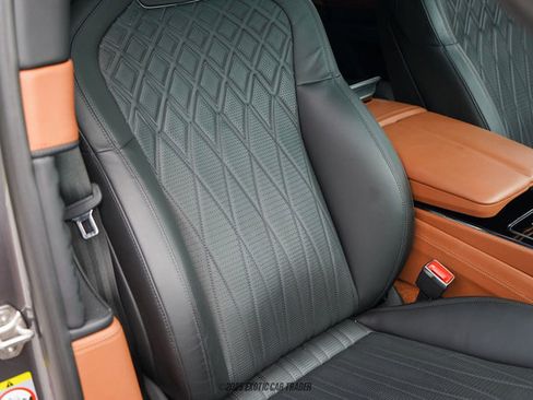 Used 2022 Bentley Flying Spur Plug-In Hybrid image 73