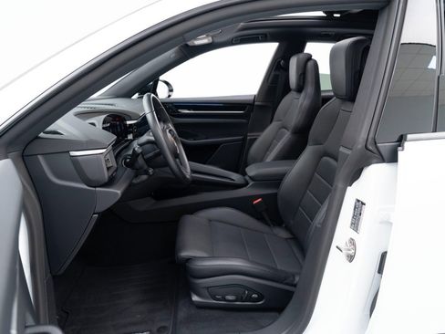 Used 2024 Porsche Macan 4 Electric image 19