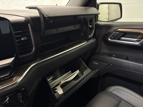 Used 2023 Chevrolet Silverado 1500 LT Trail Boss w/ LT Trail Boss Premium Package AWD/4WD image 29