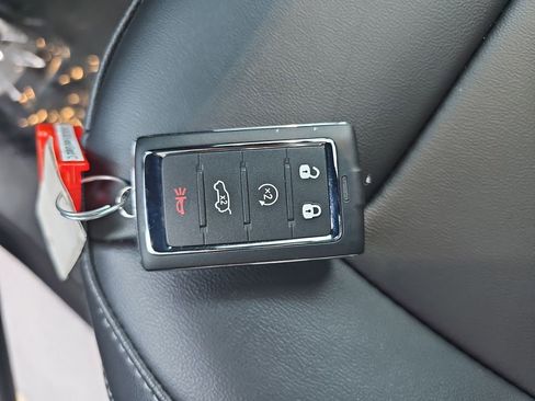 New 2025 Jeep Grand Cherokee Limited w/ Trailer Tow Package image 36