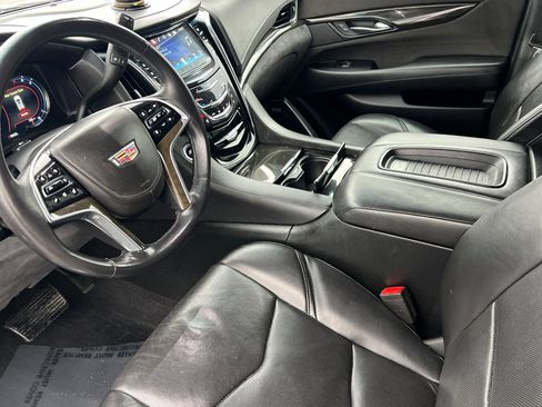Used 2018 Cadillac Escalade Platinum image 11
