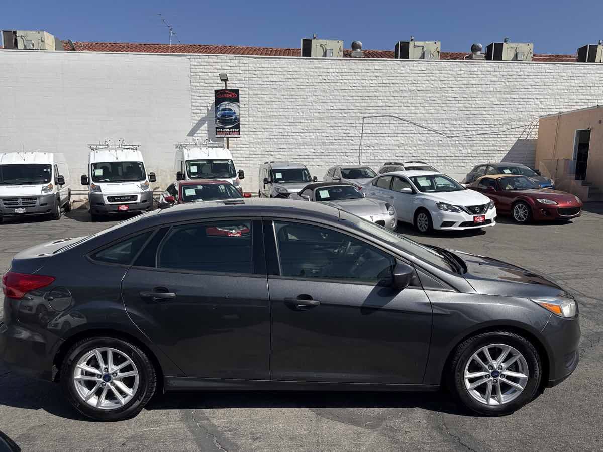 Used 2018 Ford Focus SE FWD image 8
