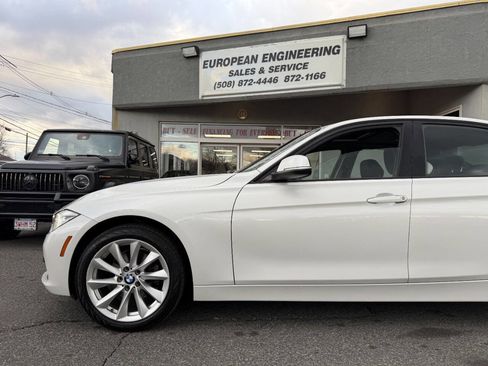 Used 2018 BMW 320i xDrive Sedan w/ Convenience Package image 9