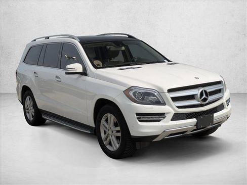 Used 2015 Mercedes-Benz GL 450 4MATIC image 3