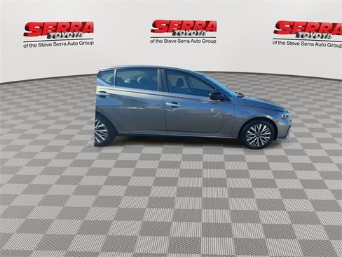 Used 2024 Nissan Altima 2.5 SV image 10