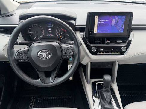 Certified 2025 Toyota Corolla Cross L FWD image 10