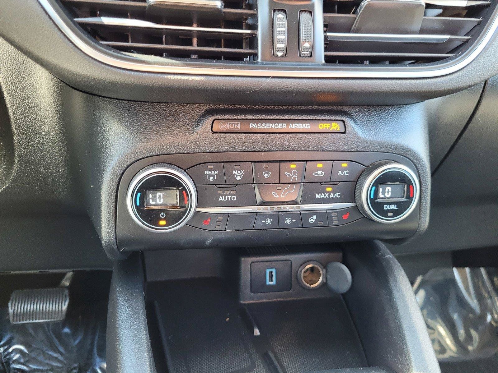 Used 2020 Ford Escape Titanium AWD/4WD image 26