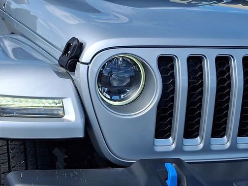 Used 2023 Jeep Wrangler Unlimited Sahara AWD/4WD image 9