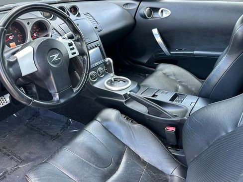 Used 2004 Nissan 350Z Touring image 4