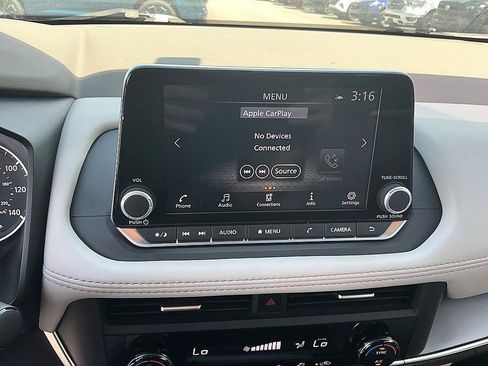 Certified 2023 Nissan Rogue SV FWD image 16