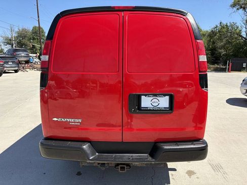 Used 2016 Chevrolet Express 2500 image 5