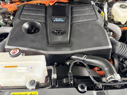 Certified 2025 Toyota Sequoia Platinum AWD/4WD image 46