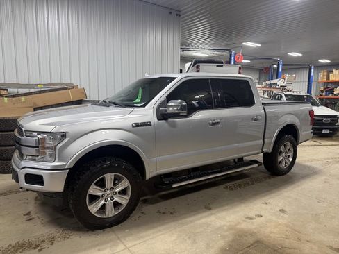 Used 2018 Ford F150 Platinum w/ Equipment Group 701A Luxury AWD/4WD image 3