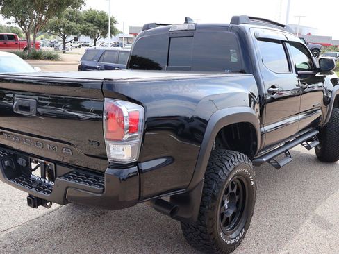 Used 2023 Toyota Tacoma TRD Off-Road w/ Technology Package AWD/4WD image 3