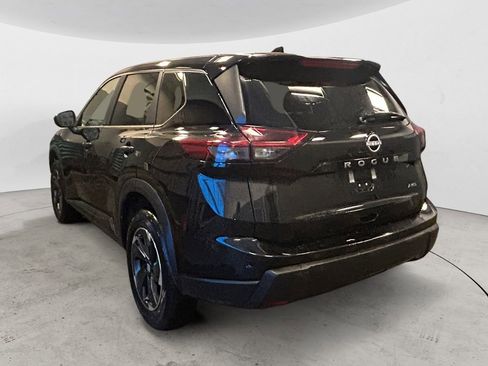 Used 2026 Nissan Rogue SV AWD/4WD image 3