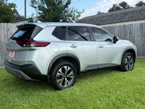 Used 2023 Nissan Rogue SV image 11