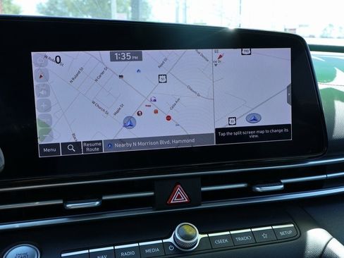 Used 2024 Hyundai Elantra Limited image 3