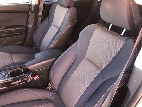 Used 2019 Subaru Crosstrek 2.0i Premium image 10