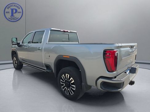 Used 2025 GMC Sierra 3500 Denali Ultimate AWD/4WD image 5