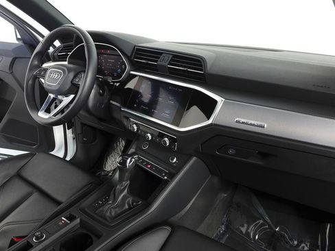 Used 2022 Audi Q3 2.0T Premium w/ Black Optic Sport Package image 13