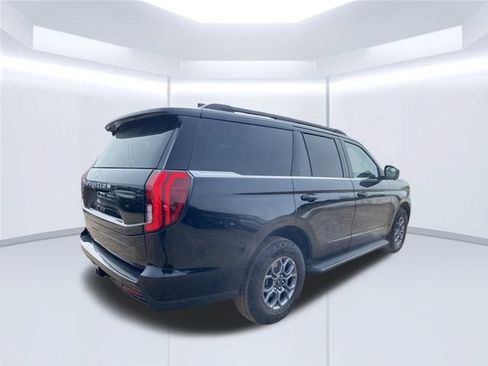 Used 2025 Ford Expedition Active AWD/4WD image 6