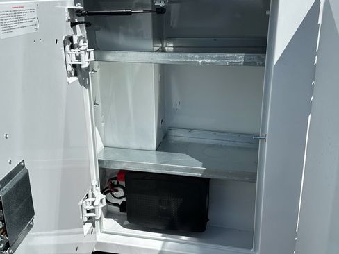 New 2027 Ford E-350 and Econoline 350 Super Duty w/ Interior Upgrade Package RWD image 4