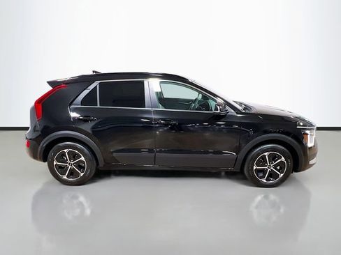 Certified 2023 Kia Niro EX image 8