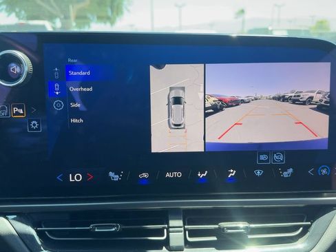 Used 2024 Chevrolet Equinox EV RS FWD image 17