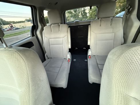 Used 2017 Dodge Grand Caravan SE w/ Power Window Group FWD image 29