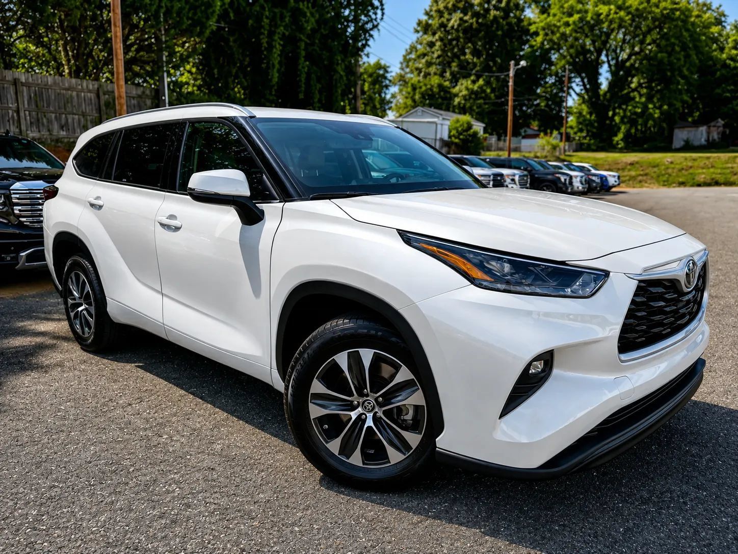 Used 2022 Toyota Highlander XLE FWD image 24