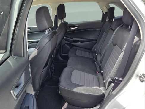 Used 2020 Ford Edge SE FWD image 11
