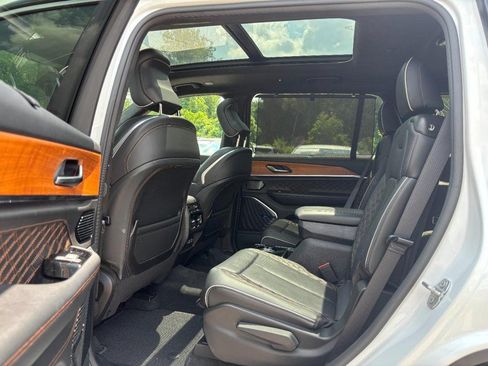 Used 2022 Jeep Grand Cherokee L Summit AWD/4WD image 12