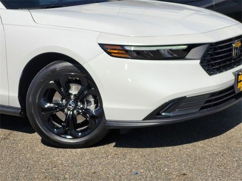 New 2025 Honda Accord SE image 2