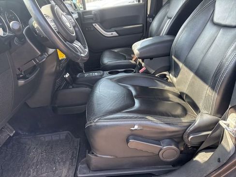 Used 2014 Jeep Wrangler Sahara w/ Connectivity Group image 15