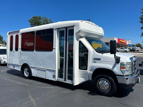 Used 2015 Ford E-350 and Econoline 350 Super Duty image 2