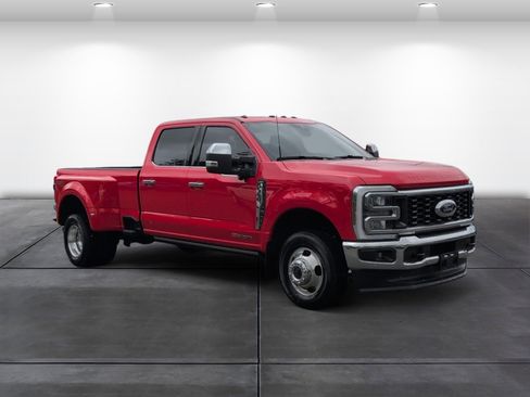 Used 2025 Ford F350 Lariat w/ Lariat Ultimate Package AWD/4WD image 2