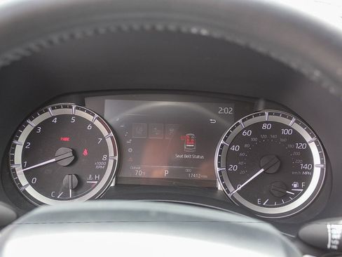 Used 2023 Toyota Highlander XLE FWD image 23