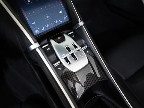 Used 2024 Ferrari Roma Spider RWD image 30