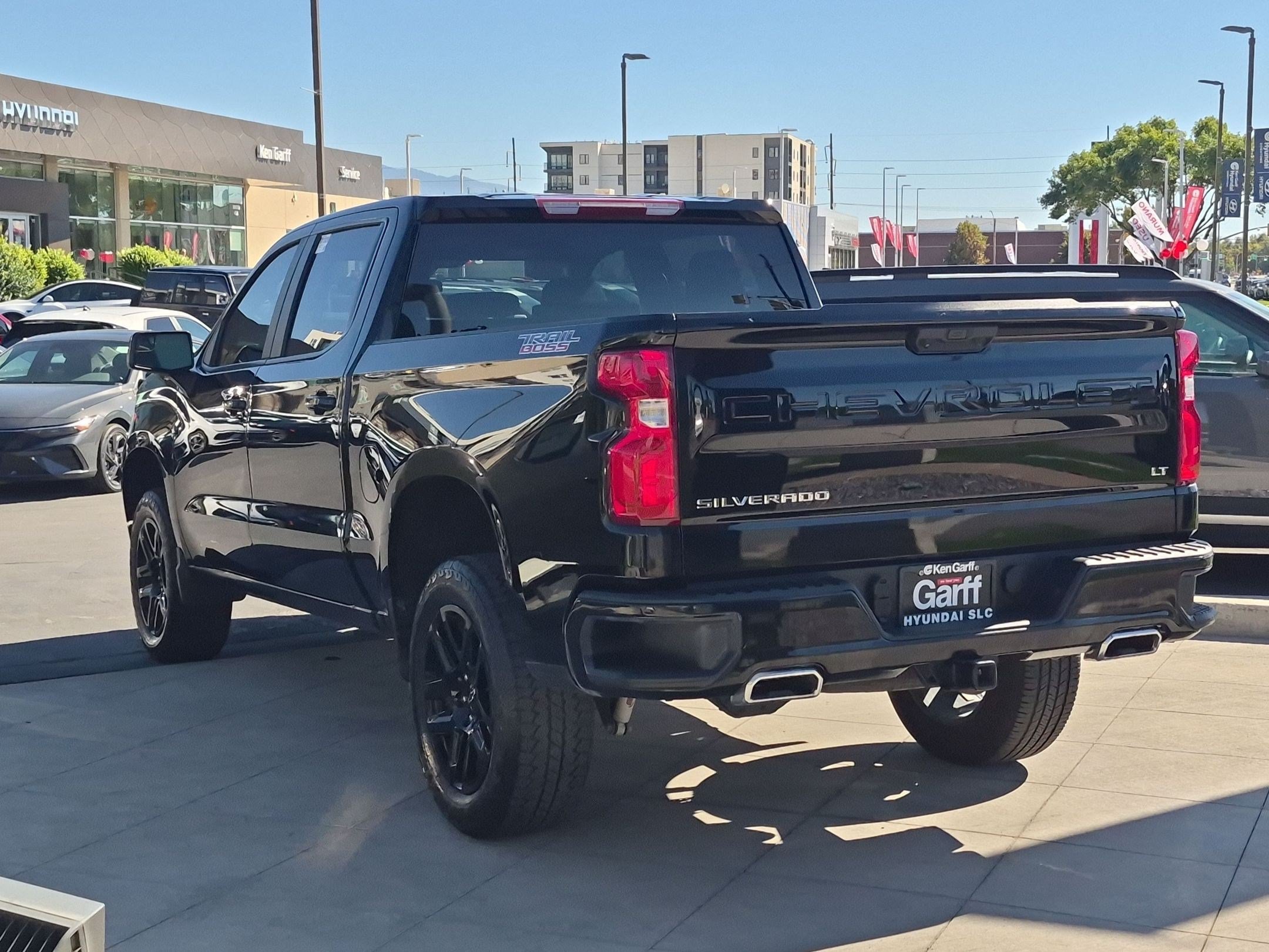 Used 2025 Chevrolet Silverado 1500 LT Trail Boss w/ Protection Package AWD/4WD image 7