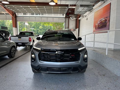 New 2026 Chevrolet Equinox RS FWD image 2