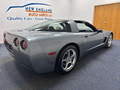 Used 2004 Chevrolet Corvette Coupe w/ Preferred Equipment Group image 13
