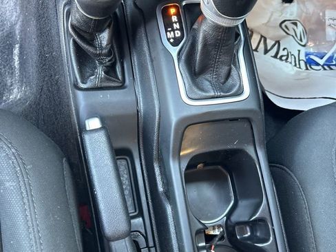 Used 2021 Jeep Wrangler Unlimited Sport AWD/4WD image 8