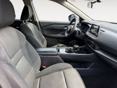 Used 2024 Nissan Rogue SV FWD image 15