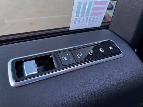 Used 2021 Land Rover Range Rover Westminster Edition image 19