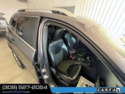 Used 2019 Jeep Cherokee Latitude Plus w/ Comfort/Convenience Group AWD/4WD image 6