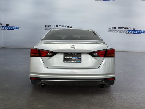 Used 2022 Nissan Altima 2.5 SR FWD image 6