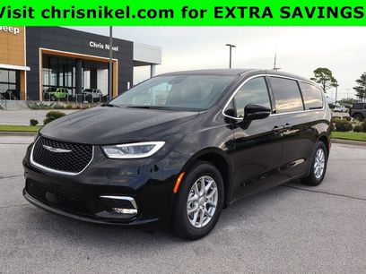New 2026 Chrysler Pacifica Select