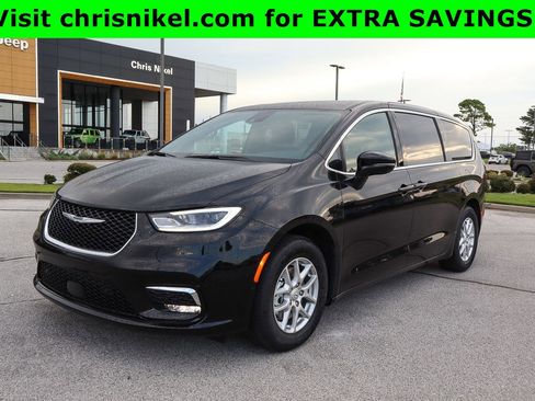 New 2026 Chrysler Pacifica Select image 1