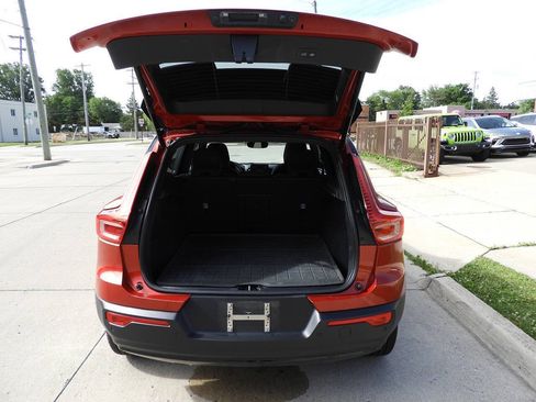 Used 2021 Volvo XC40 P8 Recharge w/ Advanced Package AWD/4WD image 24