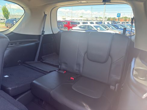 Certified 2021 Nissan Armada SV w/ SV Appearance Package AWD/4WD image 33